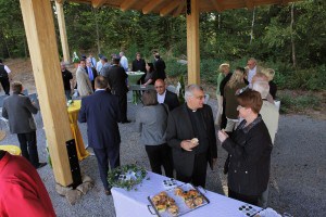 Naturfriedhof Schlosswald Regental mit kirchlichem Segen offiziell eröffnet
